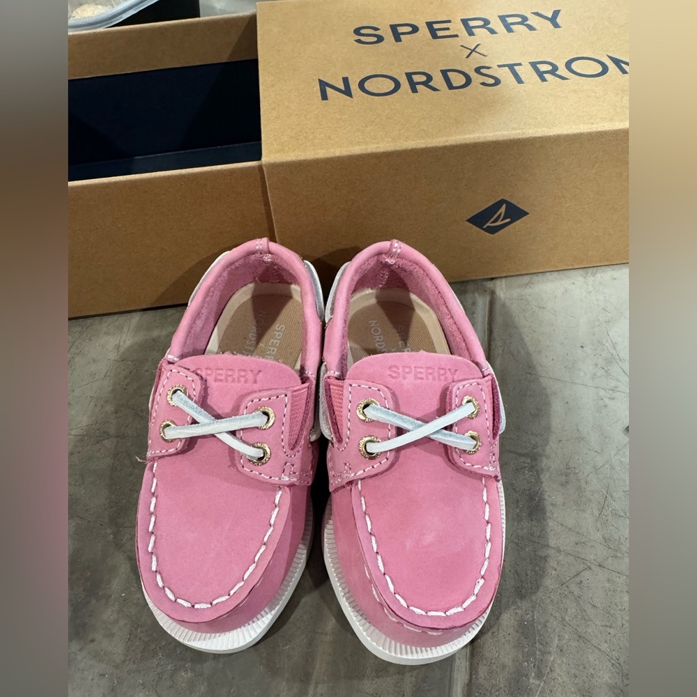 Sperry X Nordstrom collab kids  Pink topsiders/deck shoes💕couldn’t be any cuter!